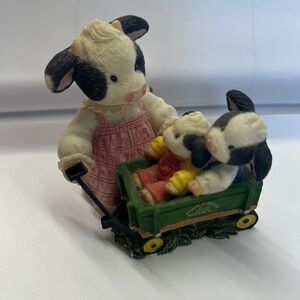 Charming Cow Family Figurine Set - Green and Pink